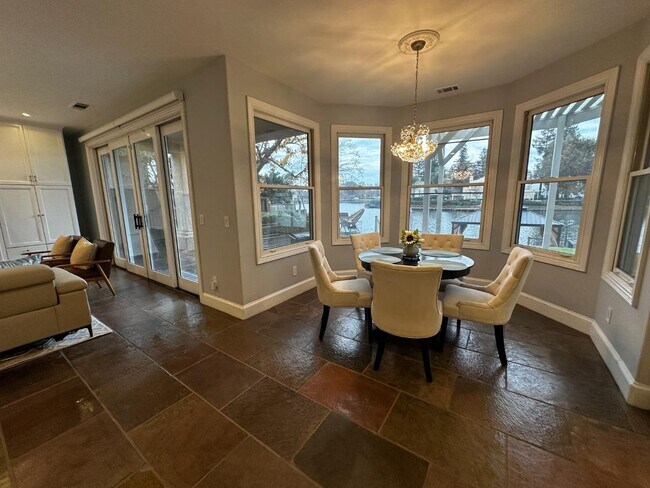 Building Photo - 4824 Longcove Dr