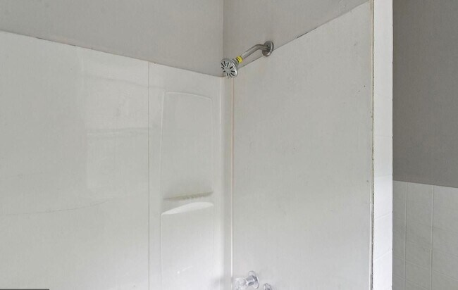 Building Photo - 5612 Utah St