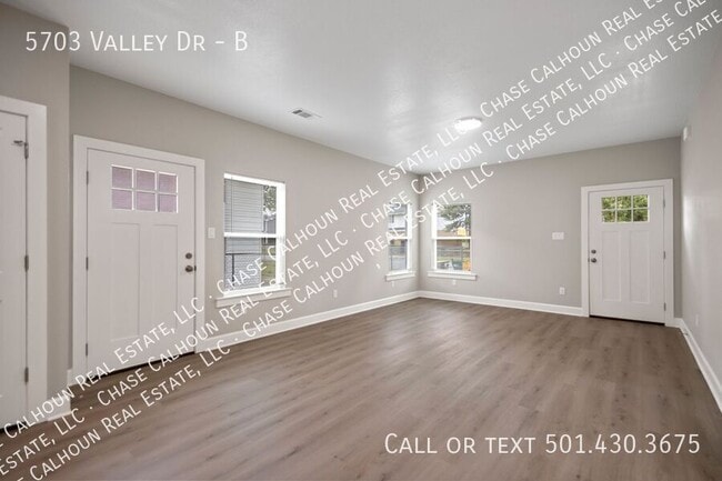 Building Photo - 5703 Valley Dr