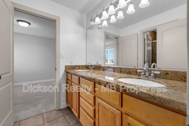 Building Photo - 7117 Heatherwood Dr