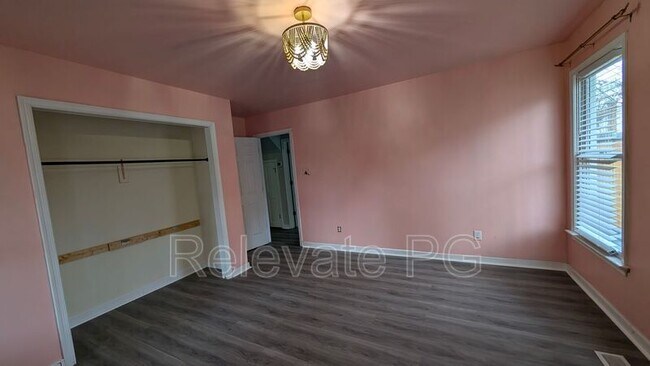 Building Photo - 12 Cottontree Ct