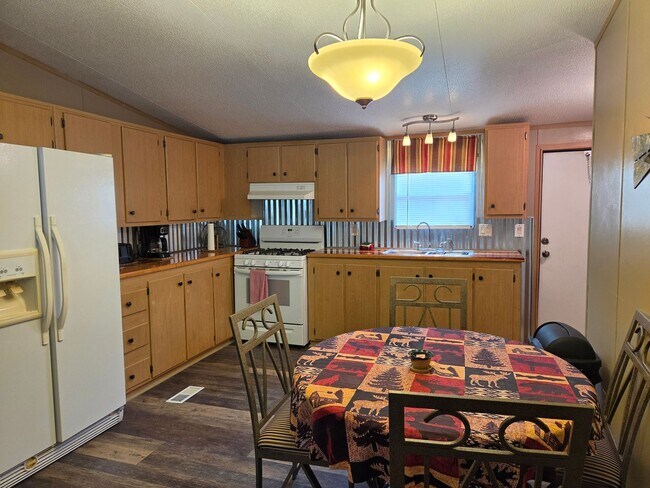 Building Photo - 112 Pine Knot Trail