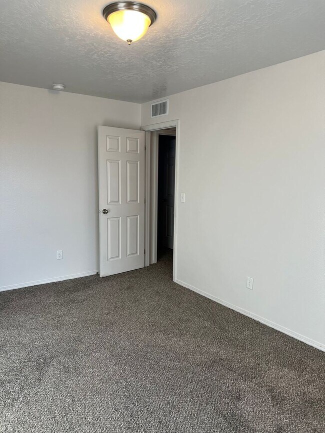 Building Photo - 4 bed 2.5 bath home in Meridian Idaho