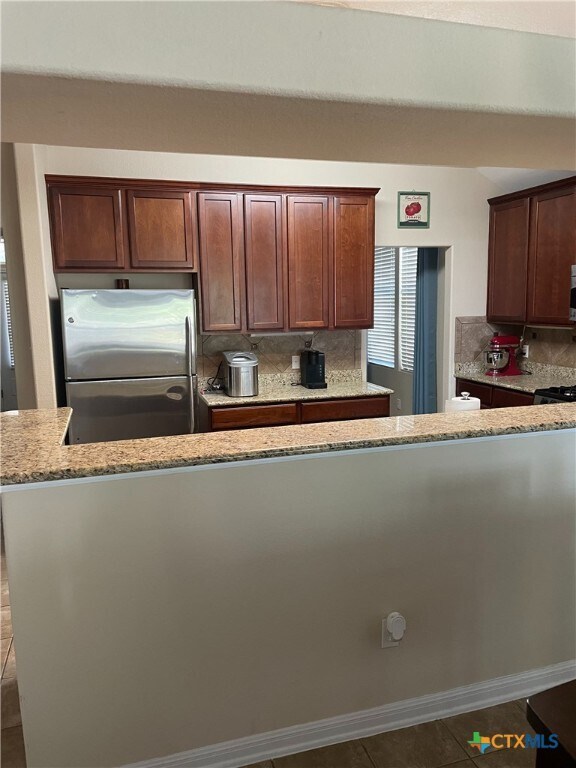 Building Photo - 421 Shadow Point