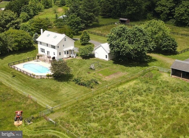 Primary Photo - 137 Elk Ranch Park Rd