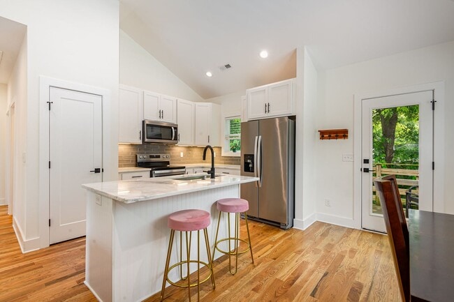 Building Photo - Modern Nations Home | 2 Bed, 2 Bath | 900 ...