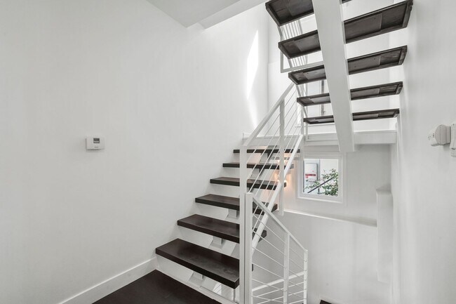 Building Photo - 9842 Portola Dr