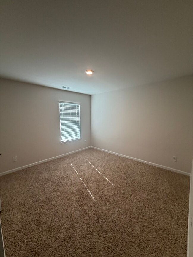 Building Photo - Spacious New Construction Home with 5 Bedrooms, 3 Full Baths
