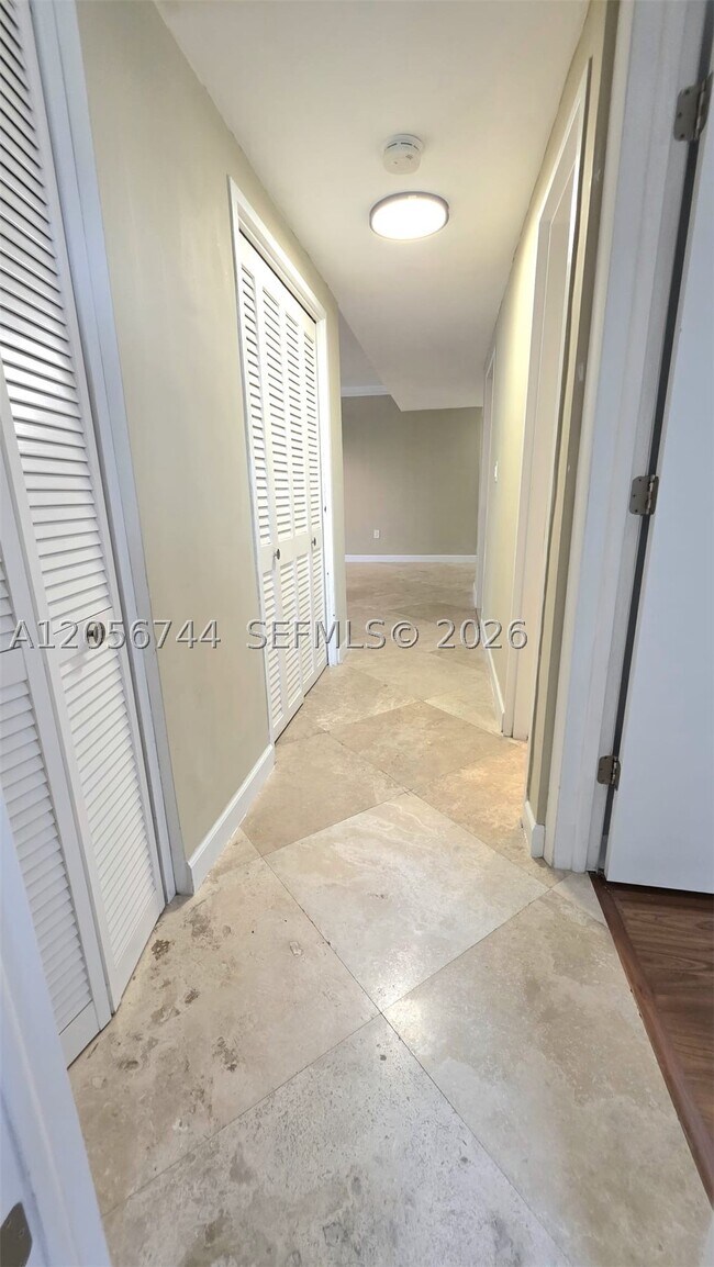 Building Photo - 5825 Collins Ave