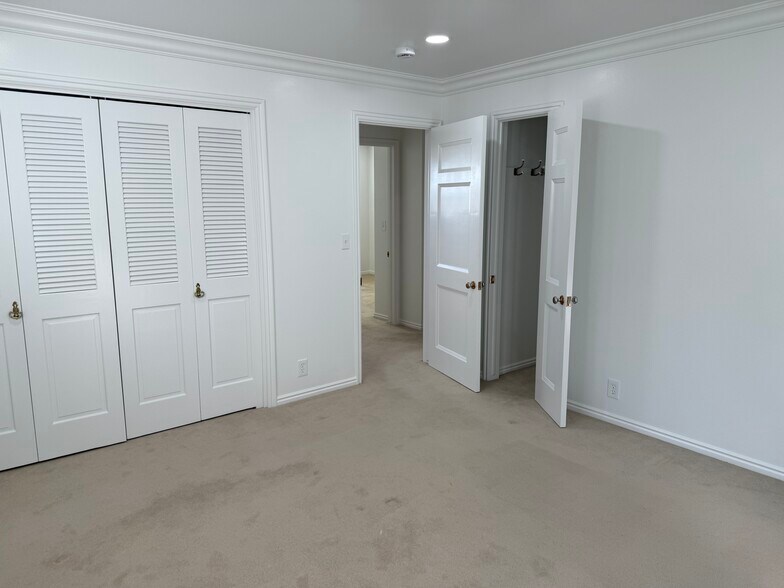 Building Photo - 4719 S Quail Point Rd