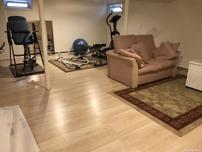 Building Photo - 80 Briarcliff Rd