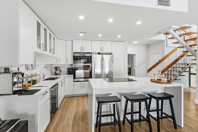 Building Photo - 2400 Brickell Ave