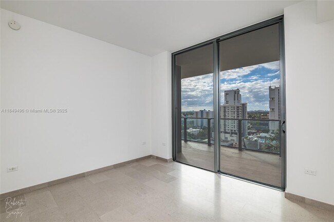 Building Photo - 88 SW 7th St