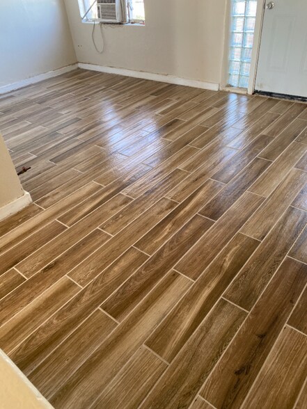 Building Photo - 126 Hood St