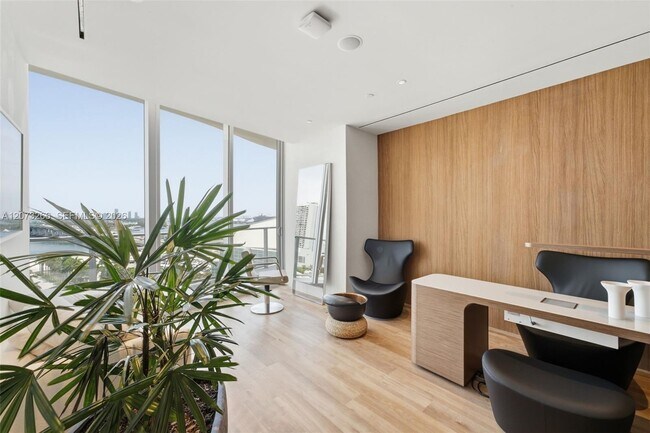 Building Photo - 1400 Biscayne Blvd