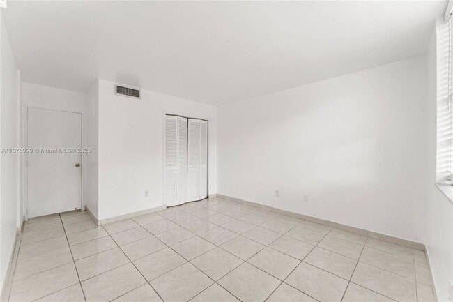 Building Photo - 4300 NW 79th Ave