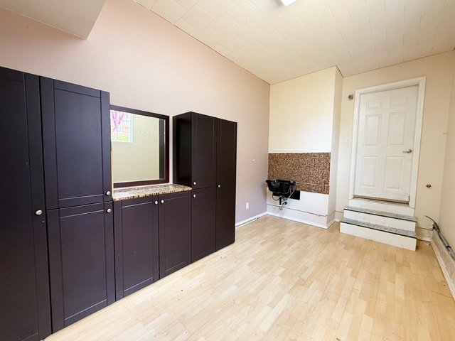 Building Photo - 1059 NW Gladiola Ct