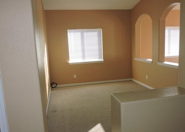 Building Photo - 3100 Tierra Mina Dr