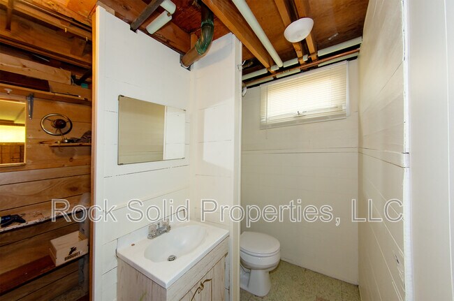 Building Photo - 1031 Madison Ave