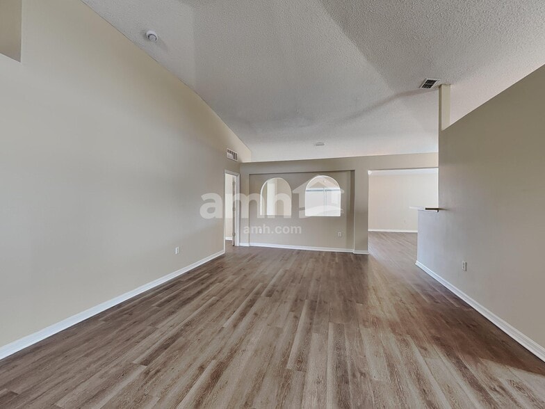 Building Photo - 9469 Arbor Oak Ln