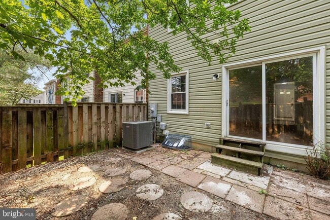 Building Photo - 4825 Nash Dr