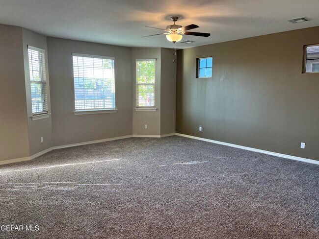 Building Photo - 14823 Pebble Hills Blvd