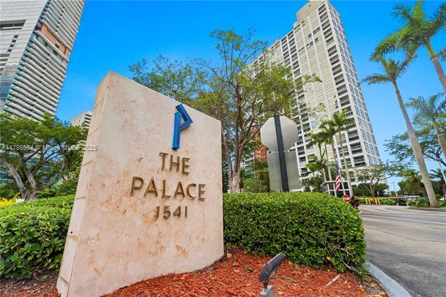Building Photo - 1541 Brickell Ave