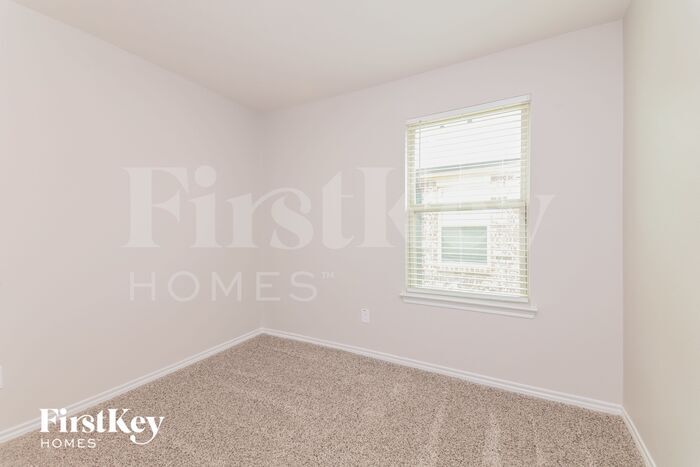 Building Photo - 1608 River Oak Ln