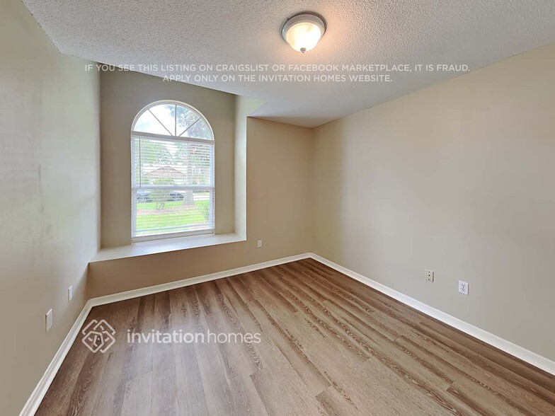 Building Photo - 37 Carriage Creek Way