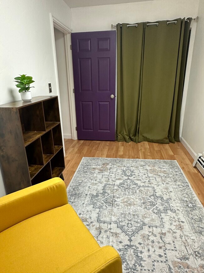 Building Photo - 328 E 15th Ave