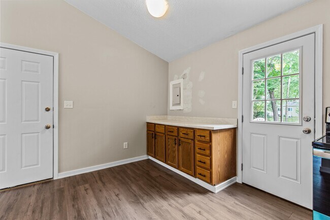 Building Photo - 1415 Plaza Pl