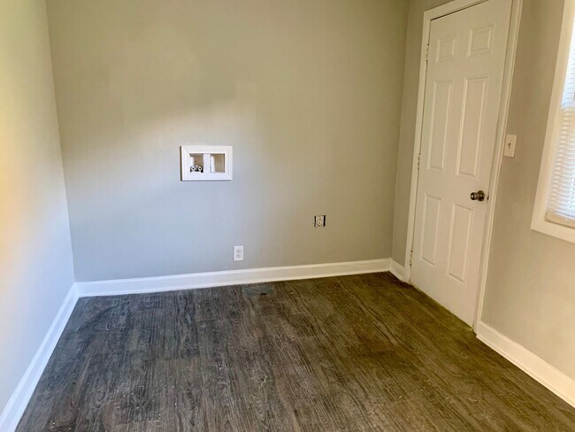 Building Photo - 1586 Line Street - Quadraplex