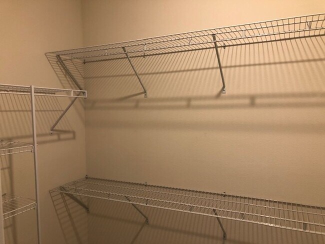 Building Photo - ALMOST NEW 4 BDRM home in GATED ROSECREST!