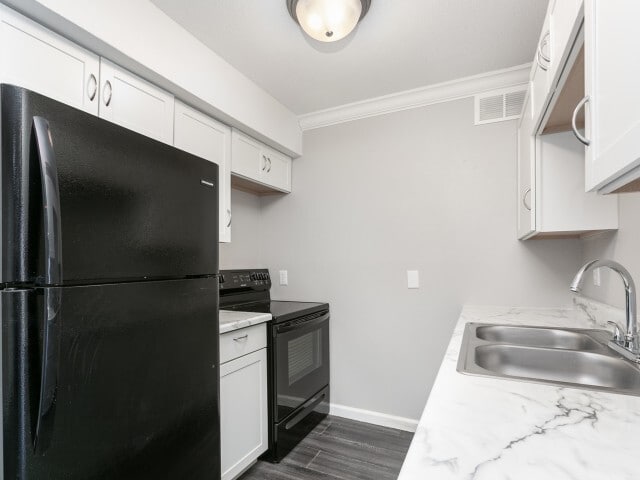 Building Photo - Bear Garden Apartments