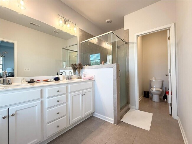 Building Photo - 2520 Great Silver Fir Aly