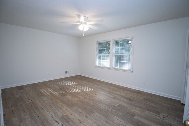 Building Photo - Renovated 5BR Home Minutes from Downtown Columbia | Two Full Kitchens + Fenced Yard ~ Available M...