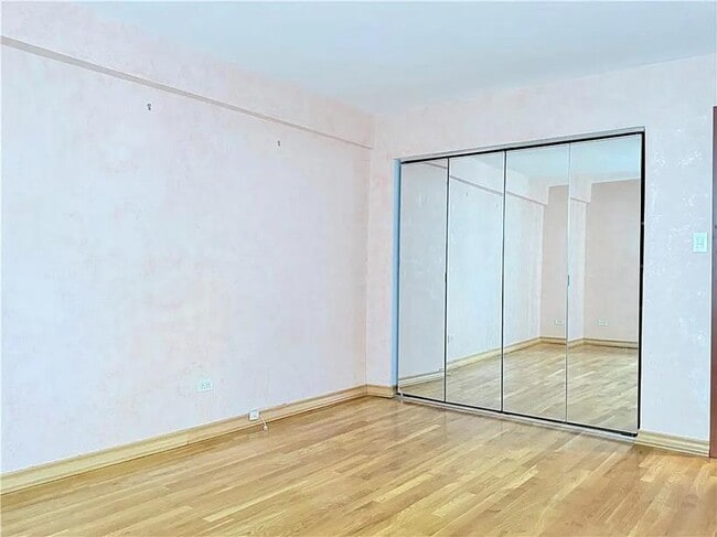 Building Photo - 2678 Ocean Ave