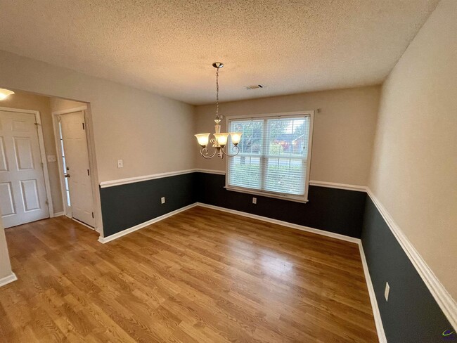 Building Photo - 206 Millstone Way