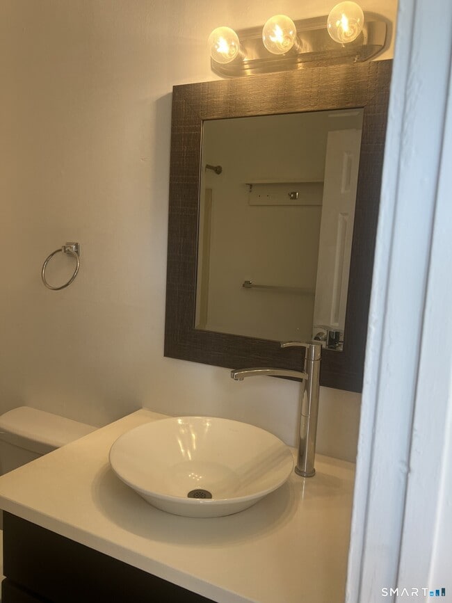 Building Photo - 1079 Ella T Grasso Blvd