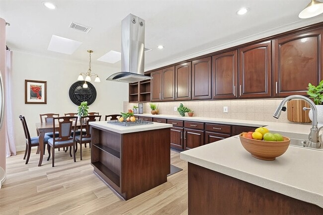 Building Photo - 1527 Orchard Park Dr