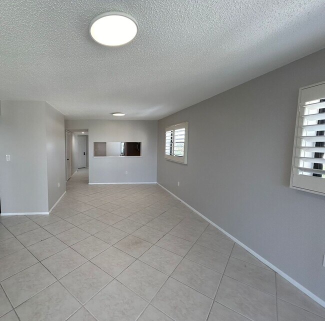 Building Photo - 1320 Pasadena Ave S