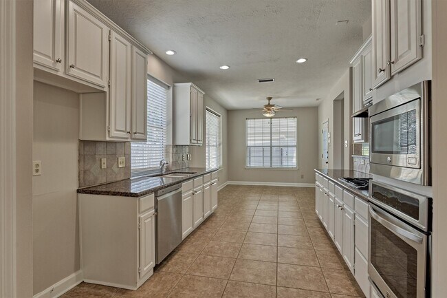 Building Photo - 15 W Stony End Pl