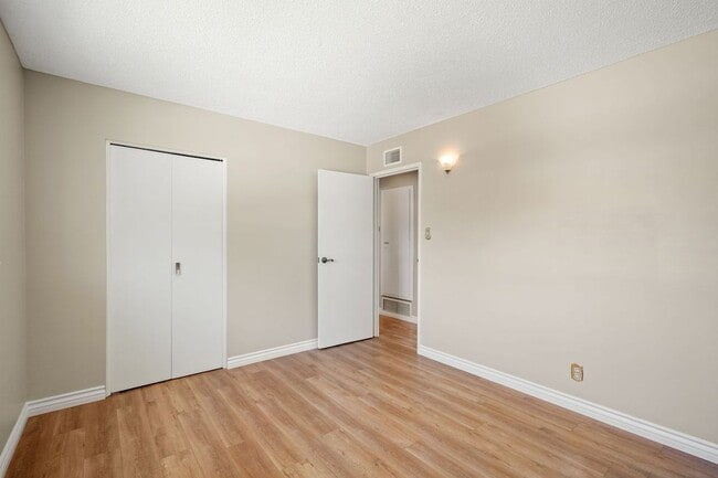 Building Photo - 3534 Hearst Dr