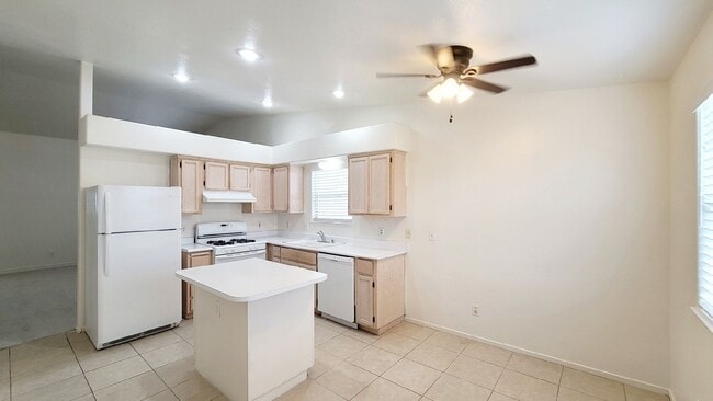 Building Photo - 8016 Cimarron Ridge Dr