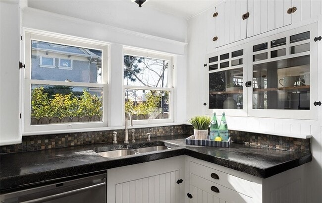 Building Photo - 127 N Grand St