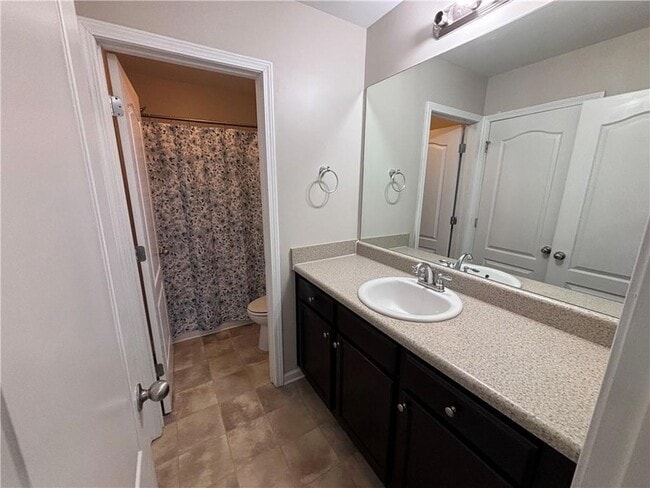 Building Photo - 203 Townview Dr