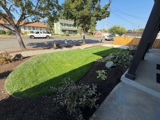 Building Photo - 1332 SW 8th Ave