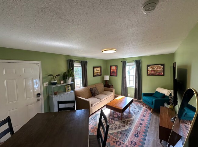 Building Photo - Charming 2-Bedroom Main-Floor Home with Fenced Yard & Utilities Included