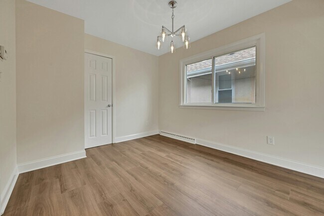 Building Photo - 126 Huber St