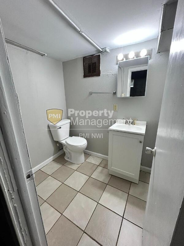 Building Photo - 754 Durbin St